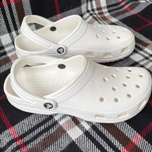 Adult CROCS Women’s Sz 10 or Men’s Sz 8 White Shoes Sandals